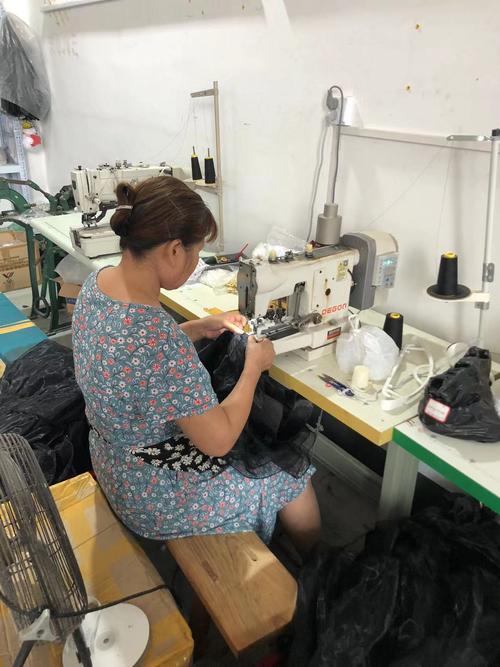 武汉市莱特妮服装厂
