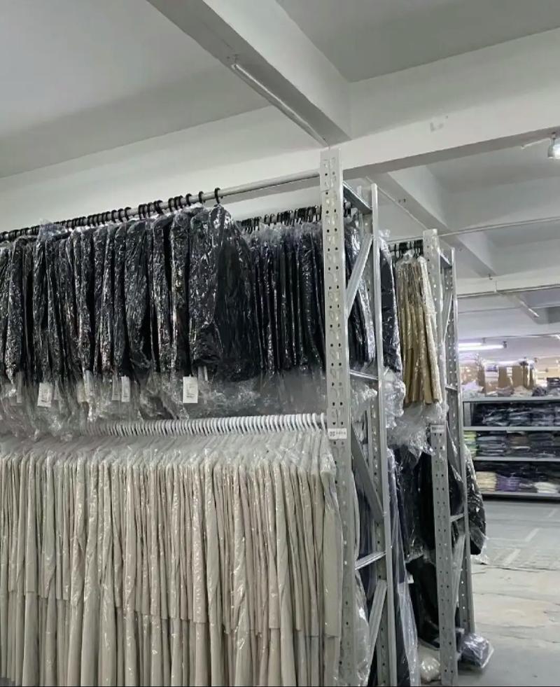 国内服装厂实拍图,我们负责代加工,代生产完全根据客户需求定制